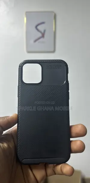 iPhone 12 Auto Focus Black Case