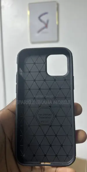 iPhone 12 Auto Focus Black Case