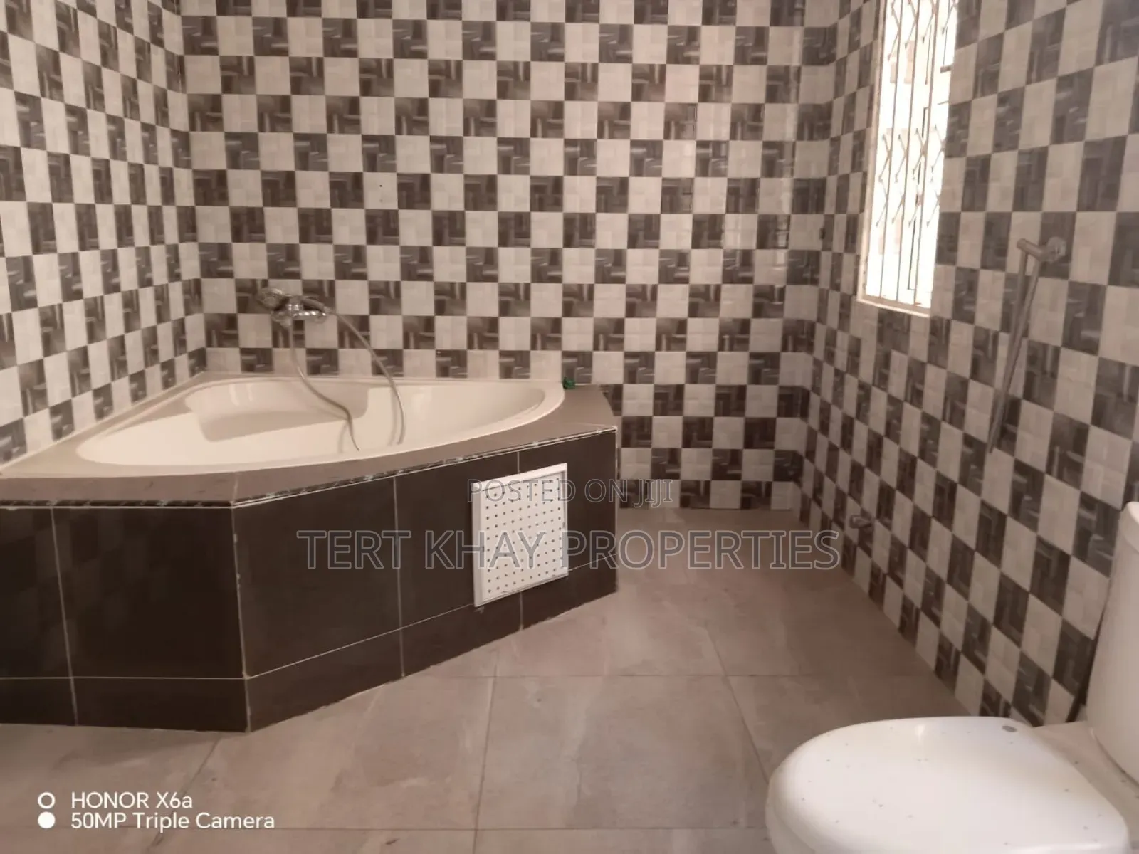 4bdrm House in Lashibi for sale