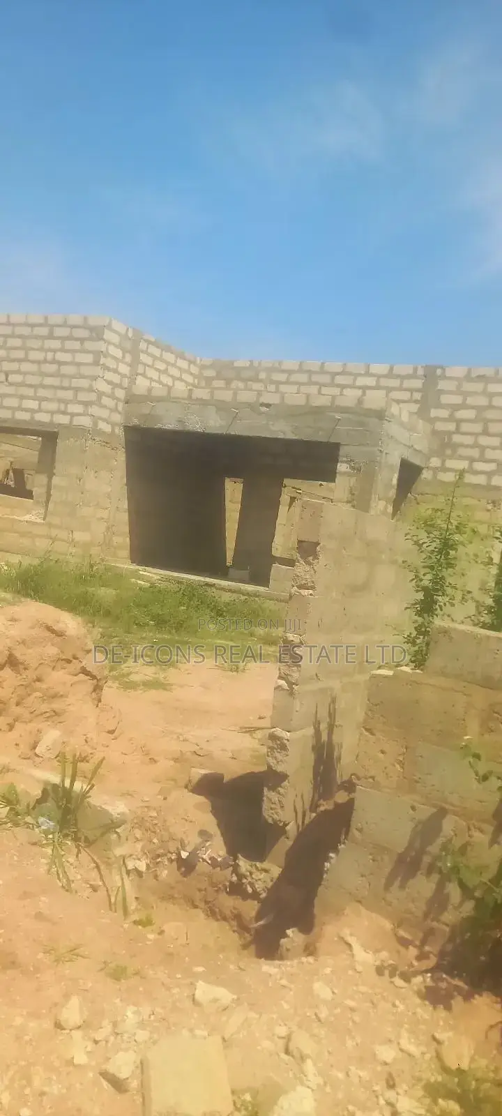 3bdrm Mansion in De-Icons Real Estate, Awutu Senya East Municipal