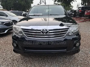 Toyota Fortuner 2.5 D AWD 2012 Black