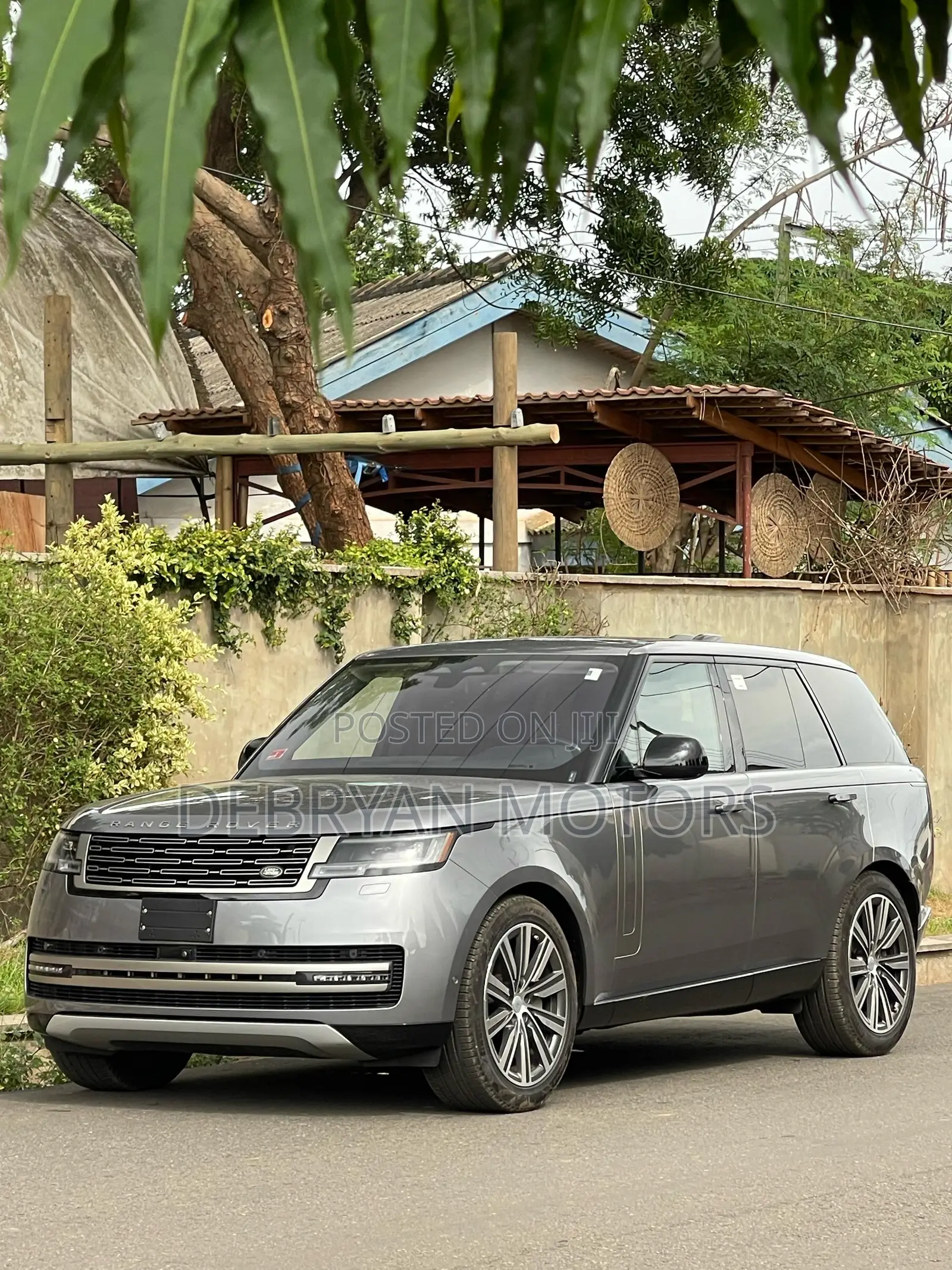 Land Rover Range Rover P400 SE SWB 2023 Gray