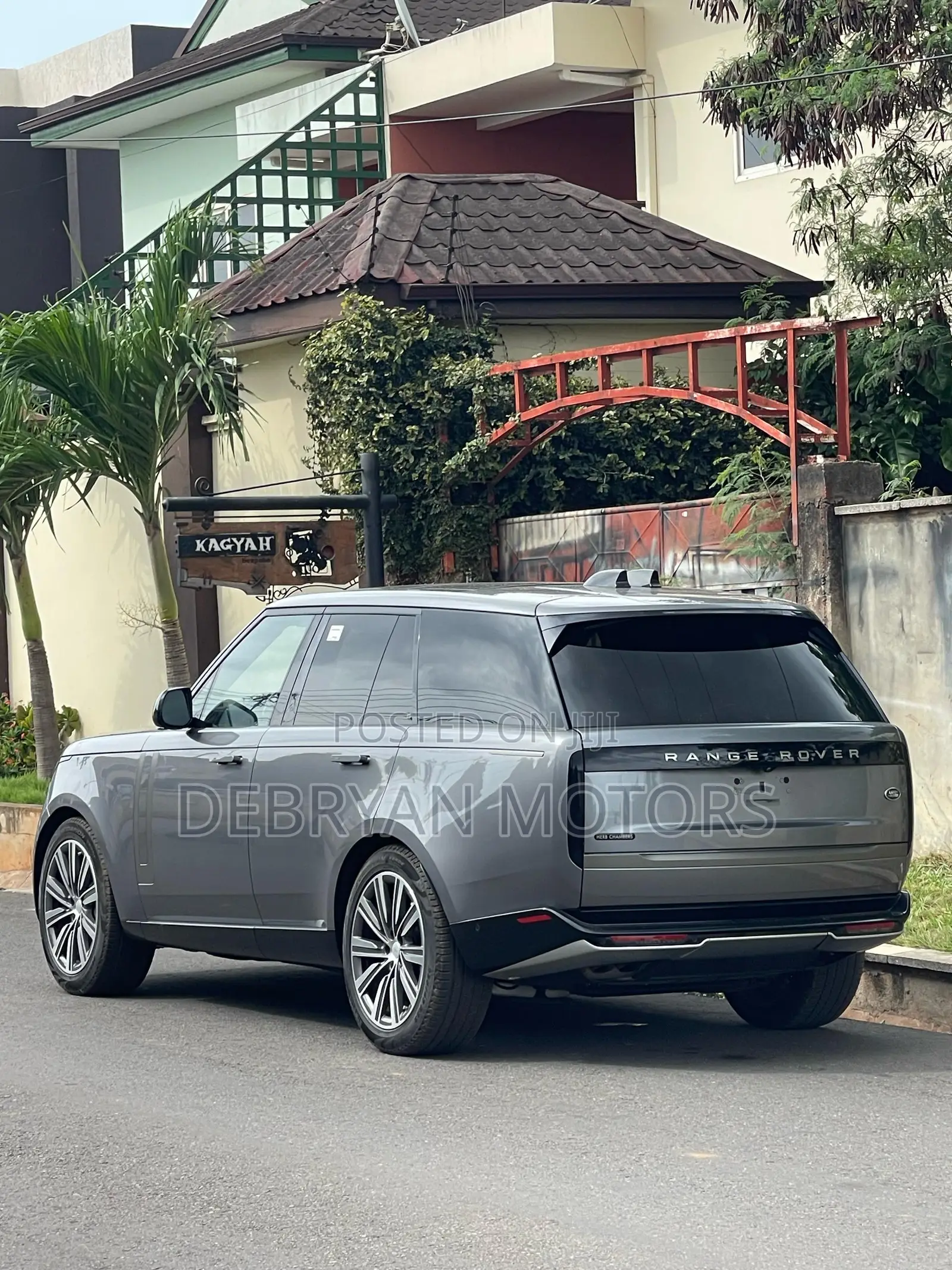 Land Rover Range Rover P400 SE SWB 2023 Gray