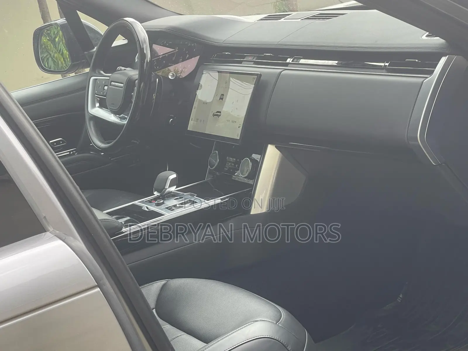 Land Rover Range Rover P400 SE SWB 2023 Gray