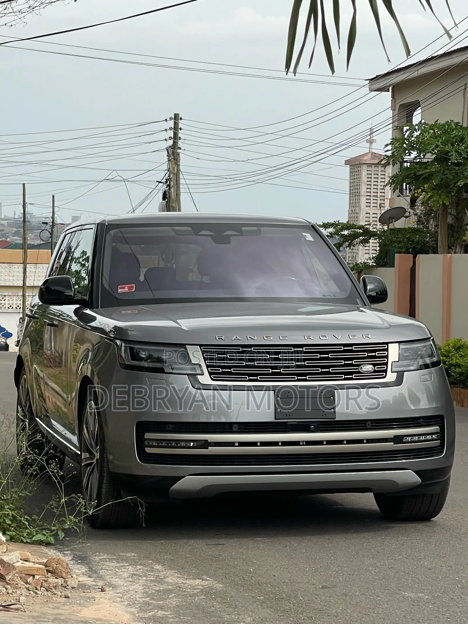 Land Rover Range Rover P400 SE SWB 2023 Gray