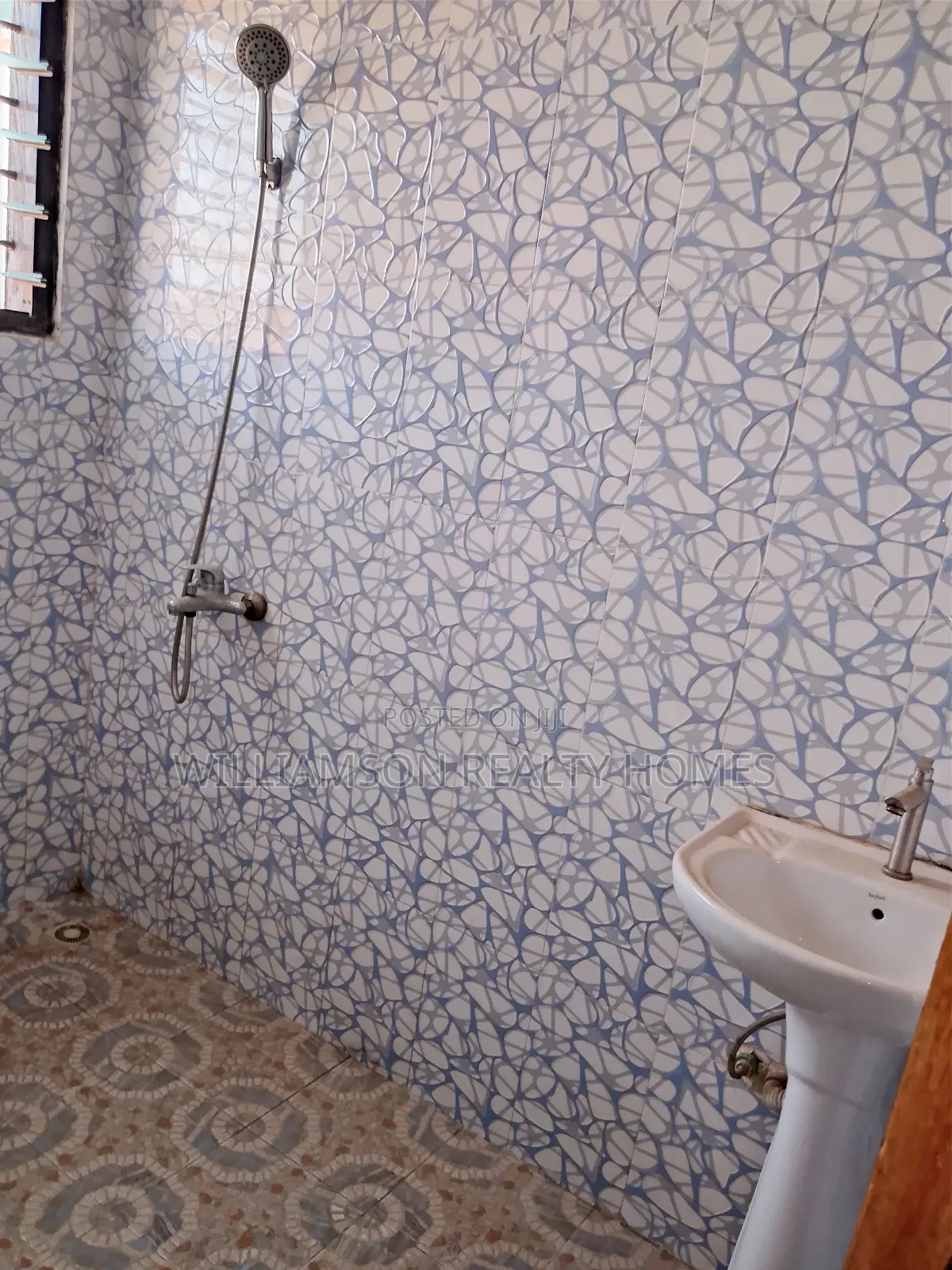2bdrm Apartment in Spintex Main Road for rent