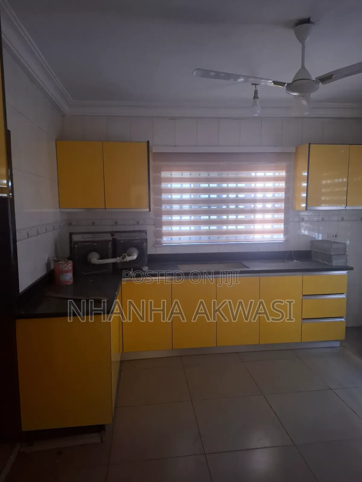 6bdrm House in Teme Community 11, Tema Metropolitan for sale