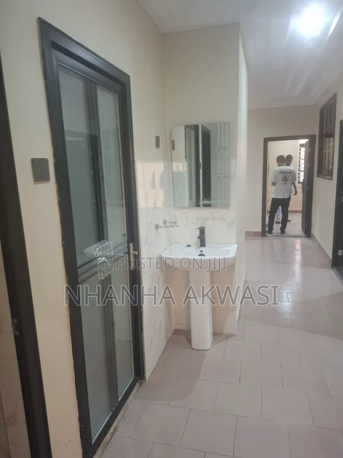 5bdrm House in Teme Community 11, Tema Metropolitan for sale