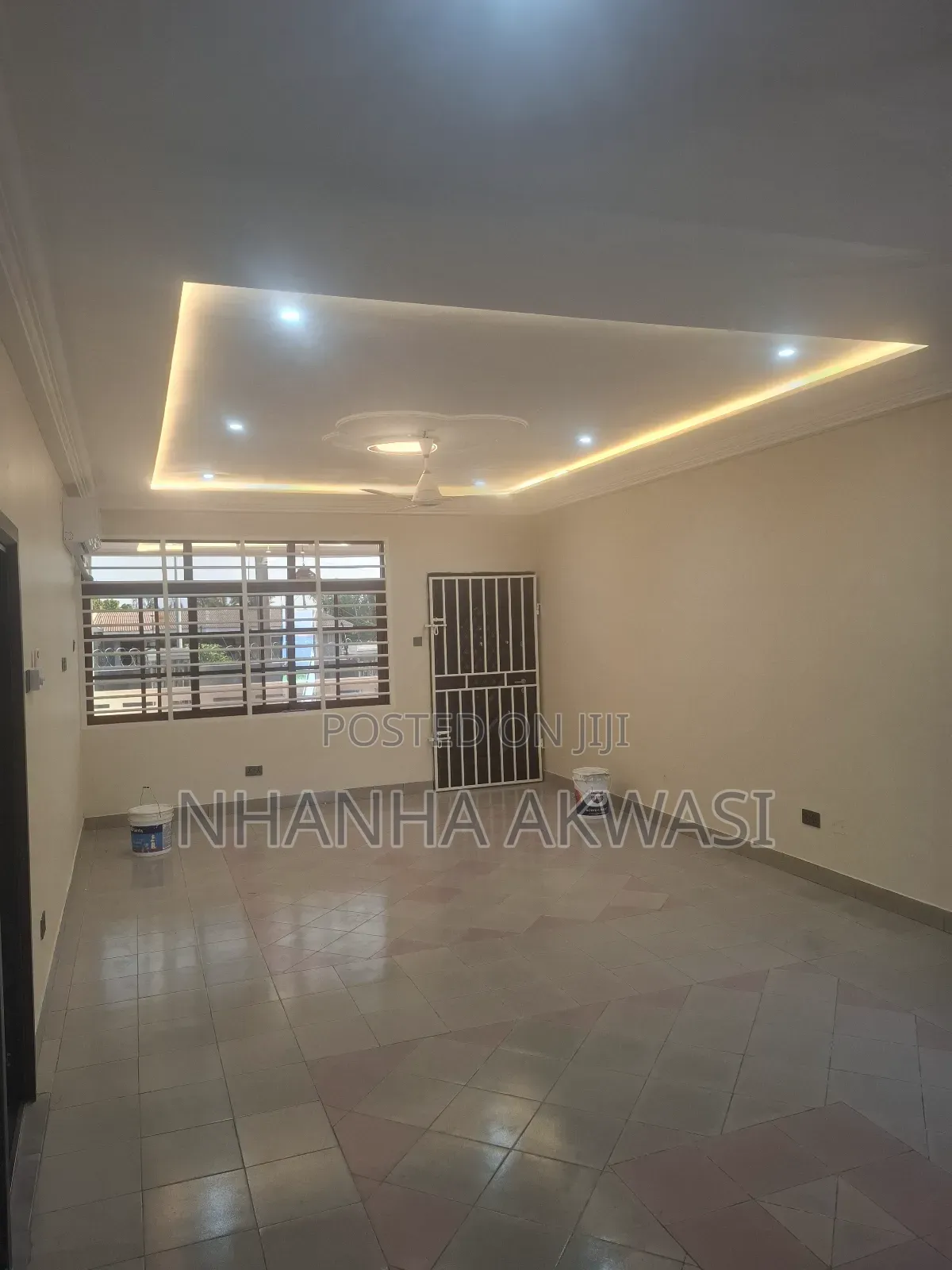 5bdrm House in Teme Community 11, Tema Metropolitan for sale
