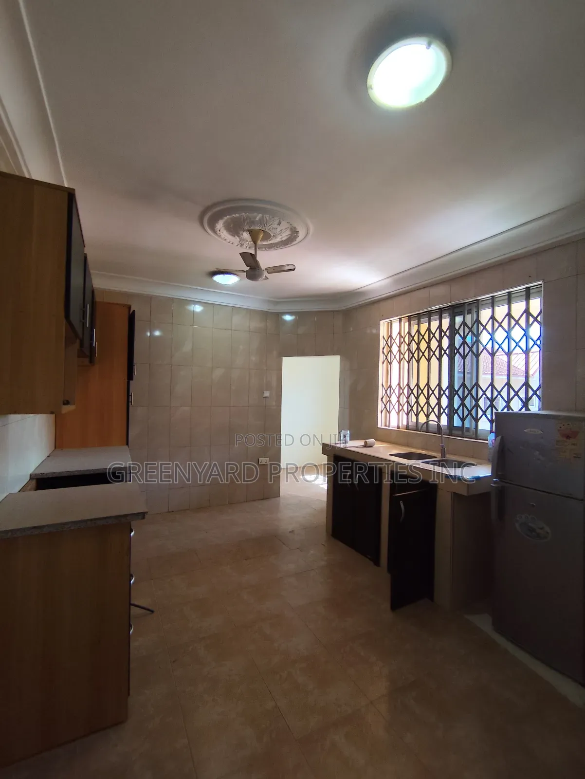 3bdrm Apartment in American House, East Legon for rent