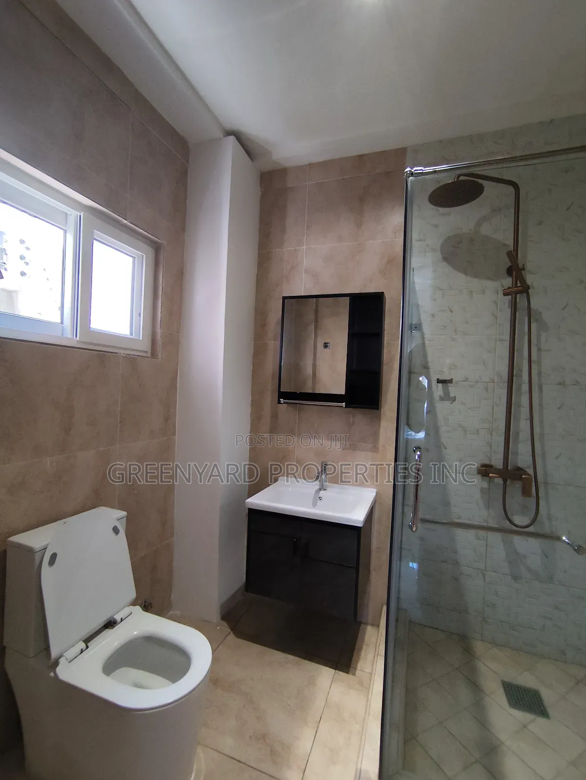 3bdrm Bedsitter in American House, East Legon for rent