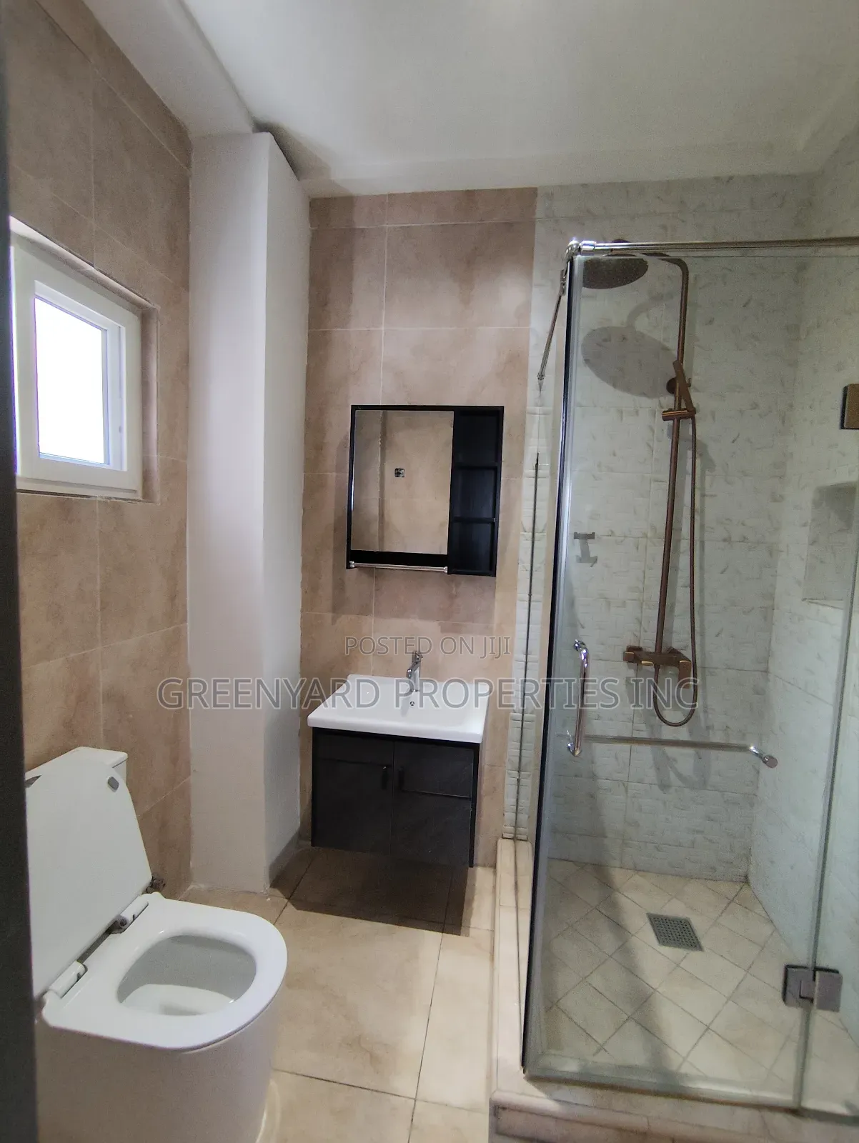 3bdrm Bedsitter in American House, East Legon for rent
