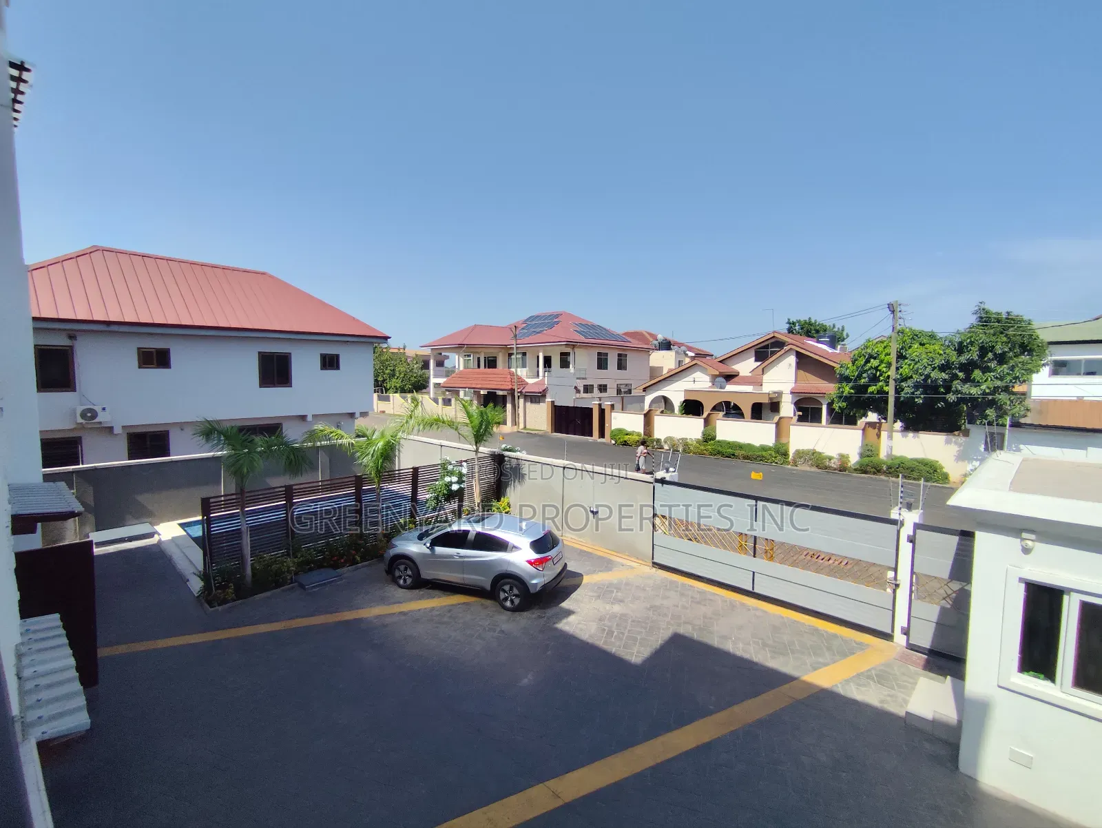 3bdrm Bedsitter in American House, East Legon for rent