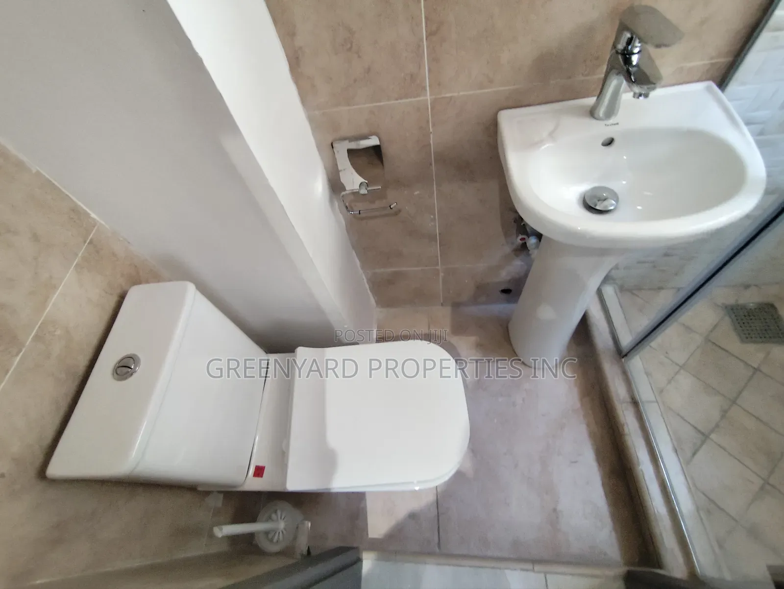 3bdrm Bedsitter in American House, East Legon for rent