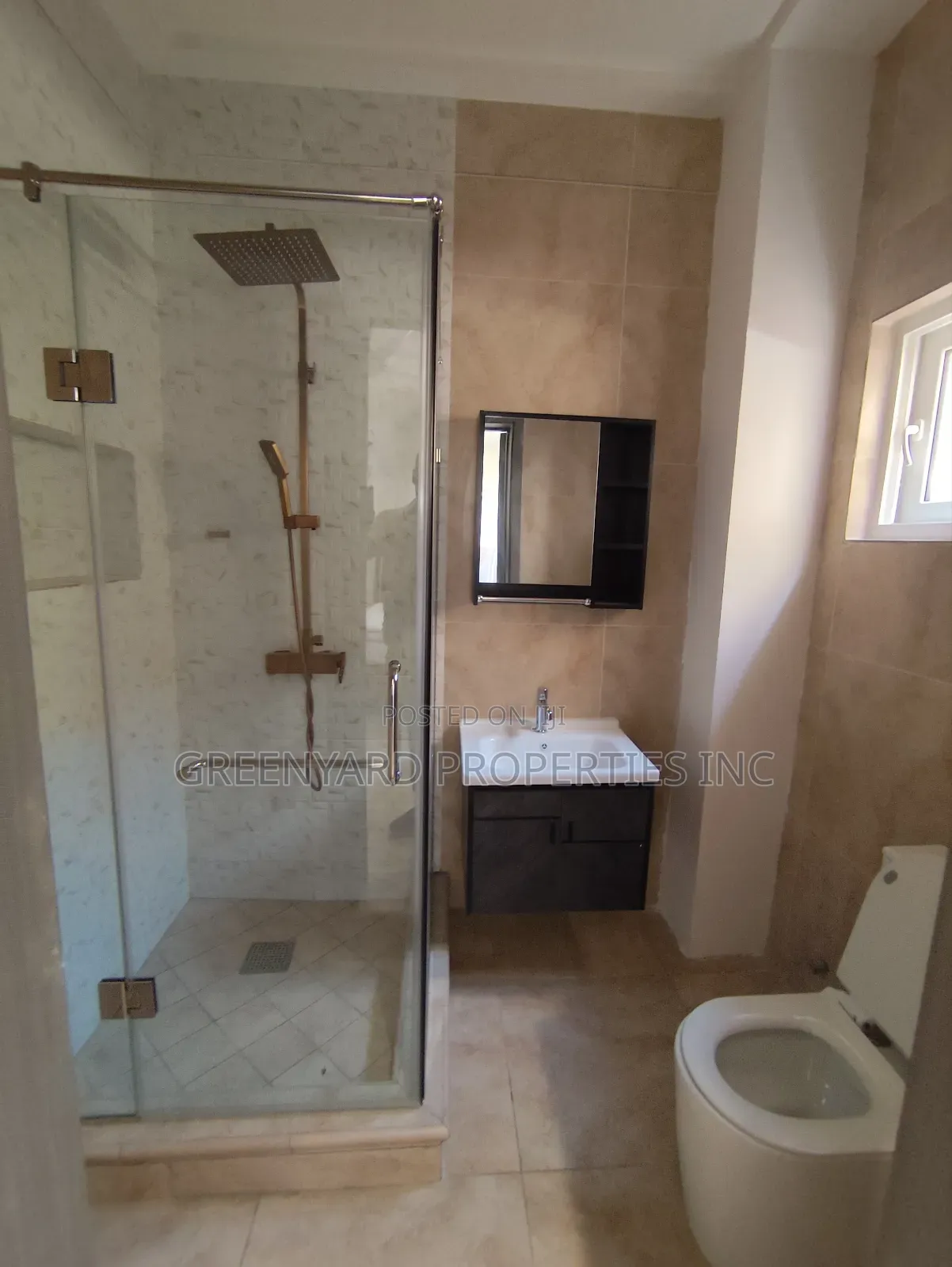 3bdrm Bedsitter in American House, East Legon for rent