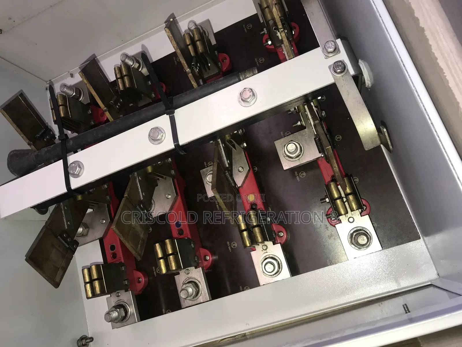 Manual Changeover / Manual Transfer Switch