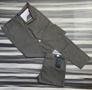 Correct Zara Khaki Trousers for Men