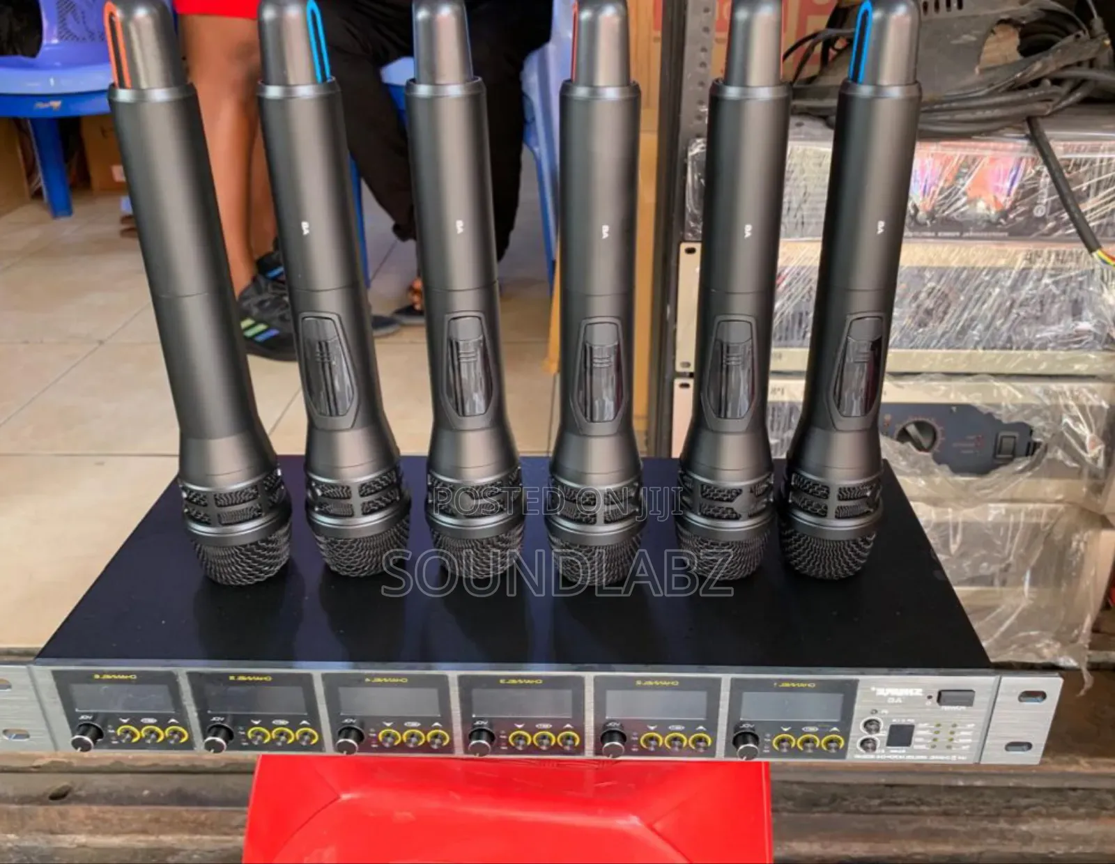 Shure A6 6-in-1 Professional Wireless Microphone
