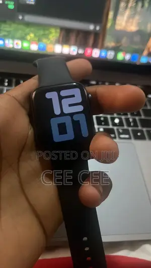 Apple Watch Se GPS + Cellular