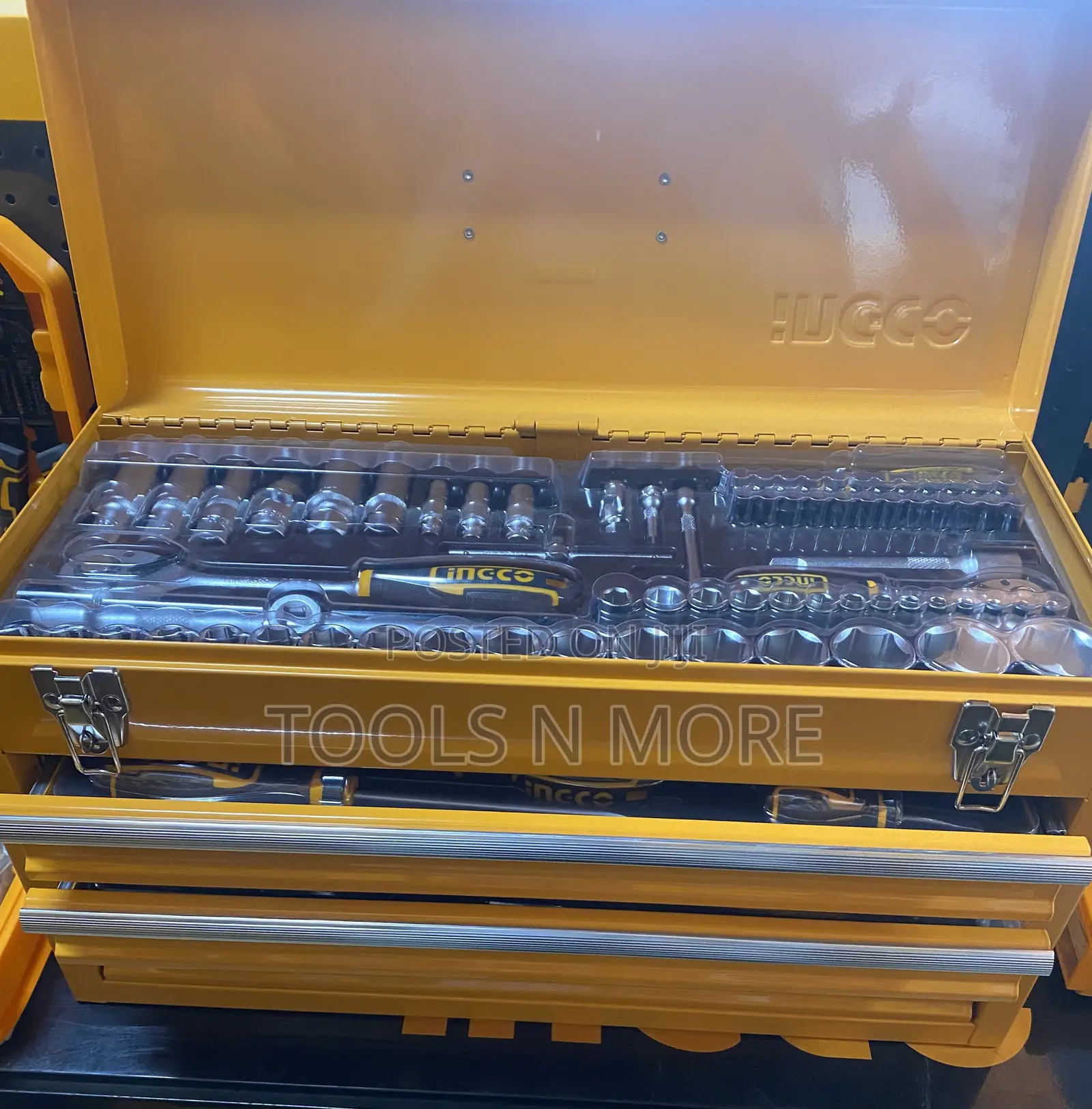 Ingco 132 Pieces Tools Chest Set