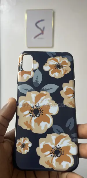 iPhone Xs Max Floral Design Case
