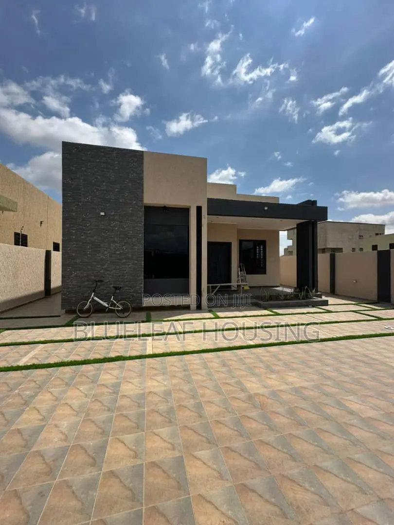 3bdrm House in Ashaley Botwe for sale