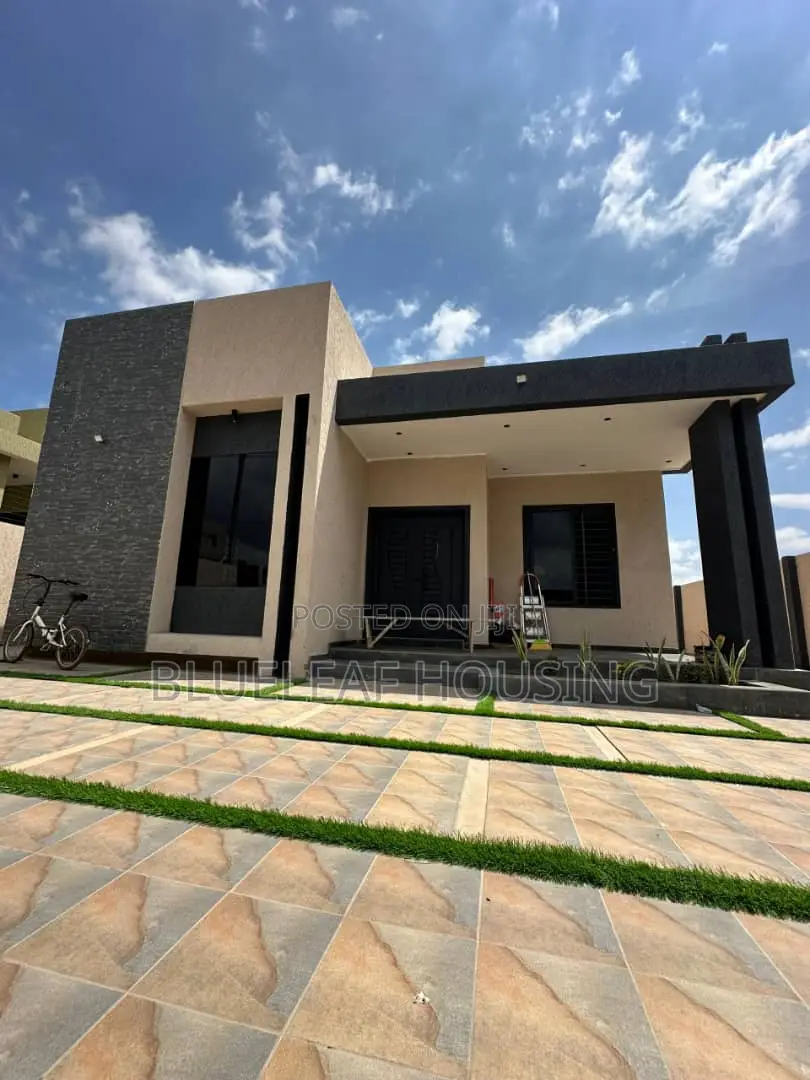 3bdrm House in Ashaley Botwe for sale