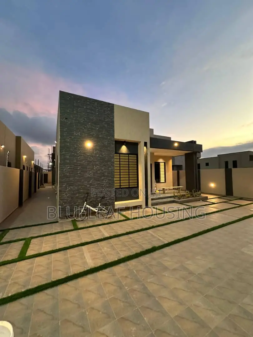 3bdrm House in Ashaley Botwe for sale
