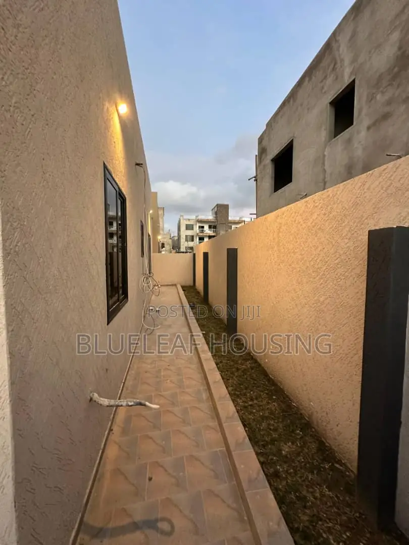 3bdrm House in Ashaley Botwe for sale