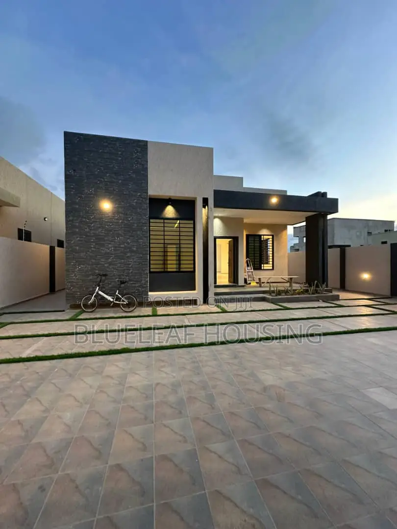 3bdrm House in Ashaley Botwe for sale