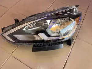 Nissan Sentra 2016- 2019 Headlight Used