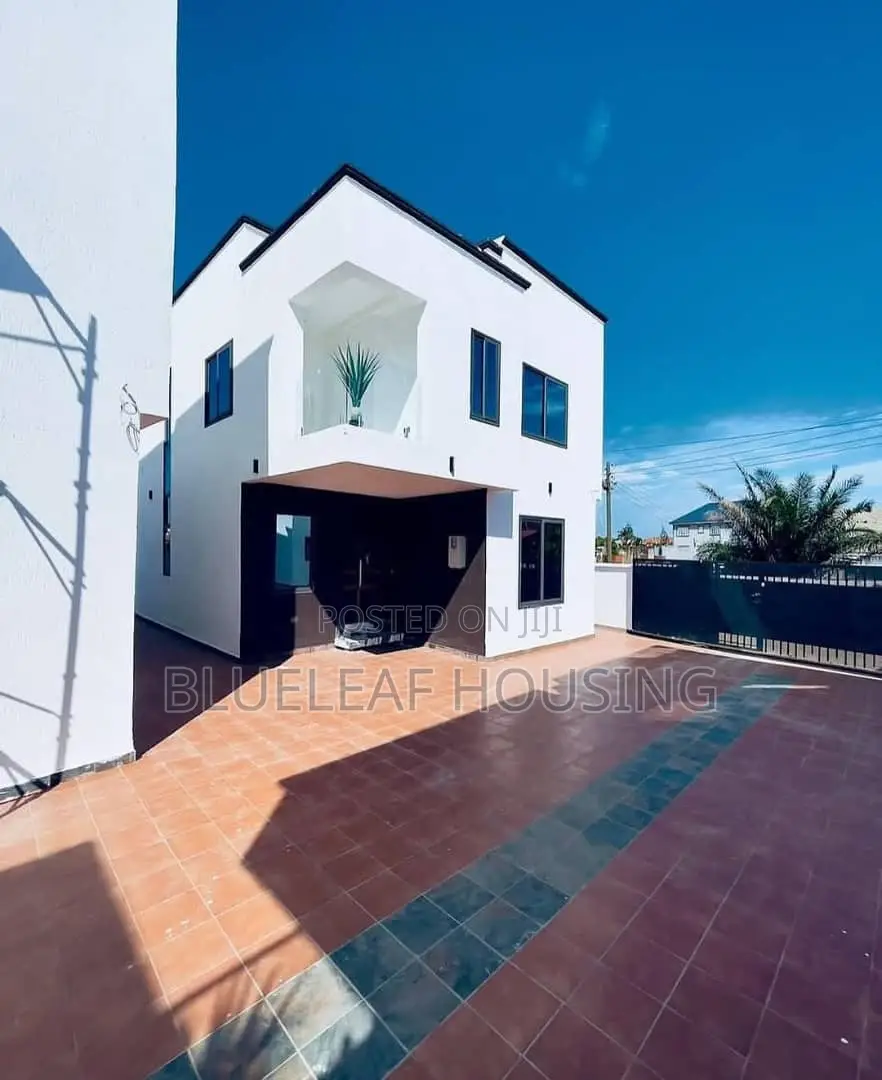 3bdrm House in Ashaley Botwe for sale