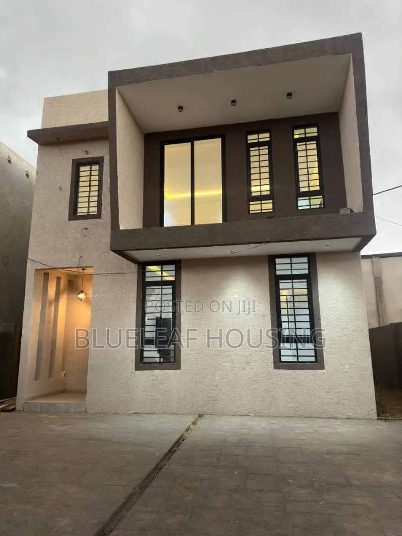 3bdrm House in Ashaley Botwe for sale