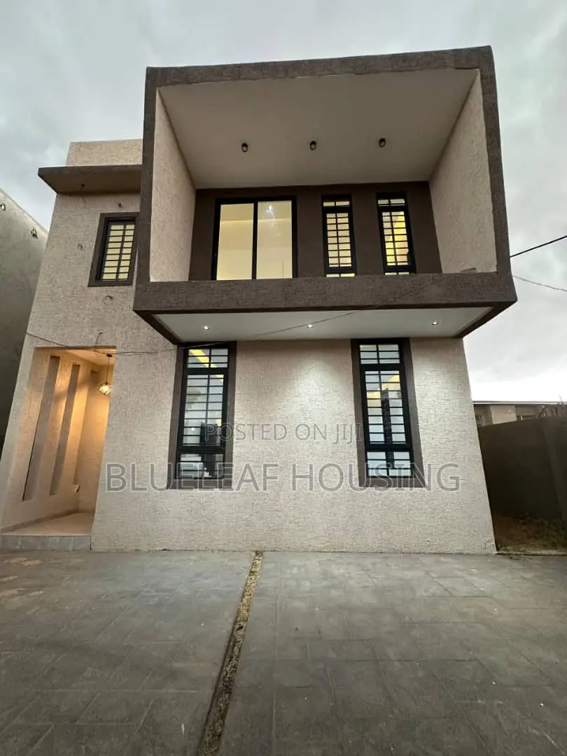 3bdrm House in Ashaley Botwe for sale