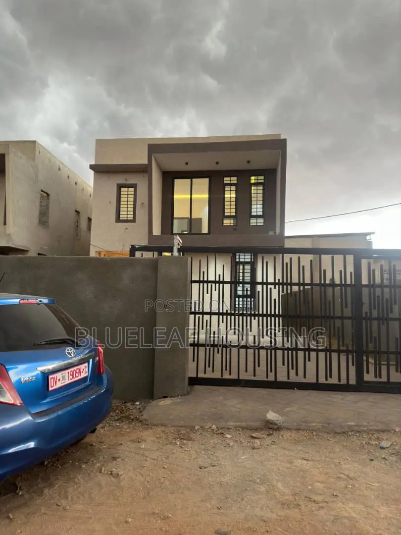 3bdrm House in Ashaley Botwe for sale