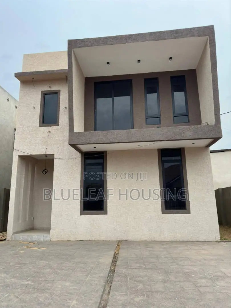 3bdrm House in Ashaley Botwe for sale