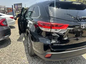 Toyota Highlander XLE 2019 Black