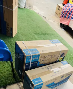Grab Auto Restart 1.5 Horsepower Midea White Split Ac