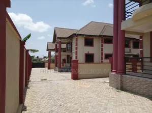 6bdrm House in Brother K Estate, Kumasi Metropolitan for sale