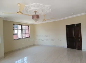 6bdrm House in Brother K Estate, Kumasi Metropolitan for sale