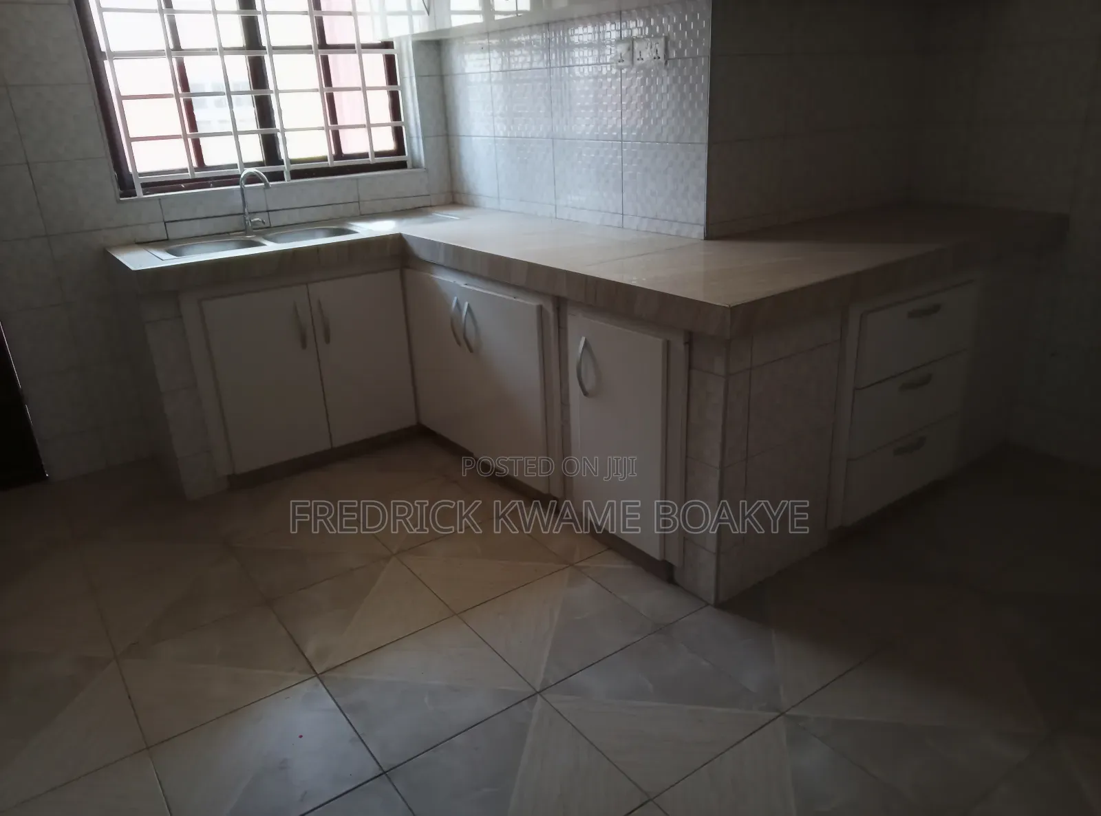6bdrm House in Brother K Estate, Kumasi Metropolitan for sale