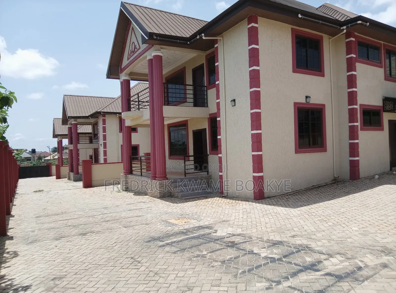6bdrm House in Brother K Estate, Kumasi Metropolitan for sale
