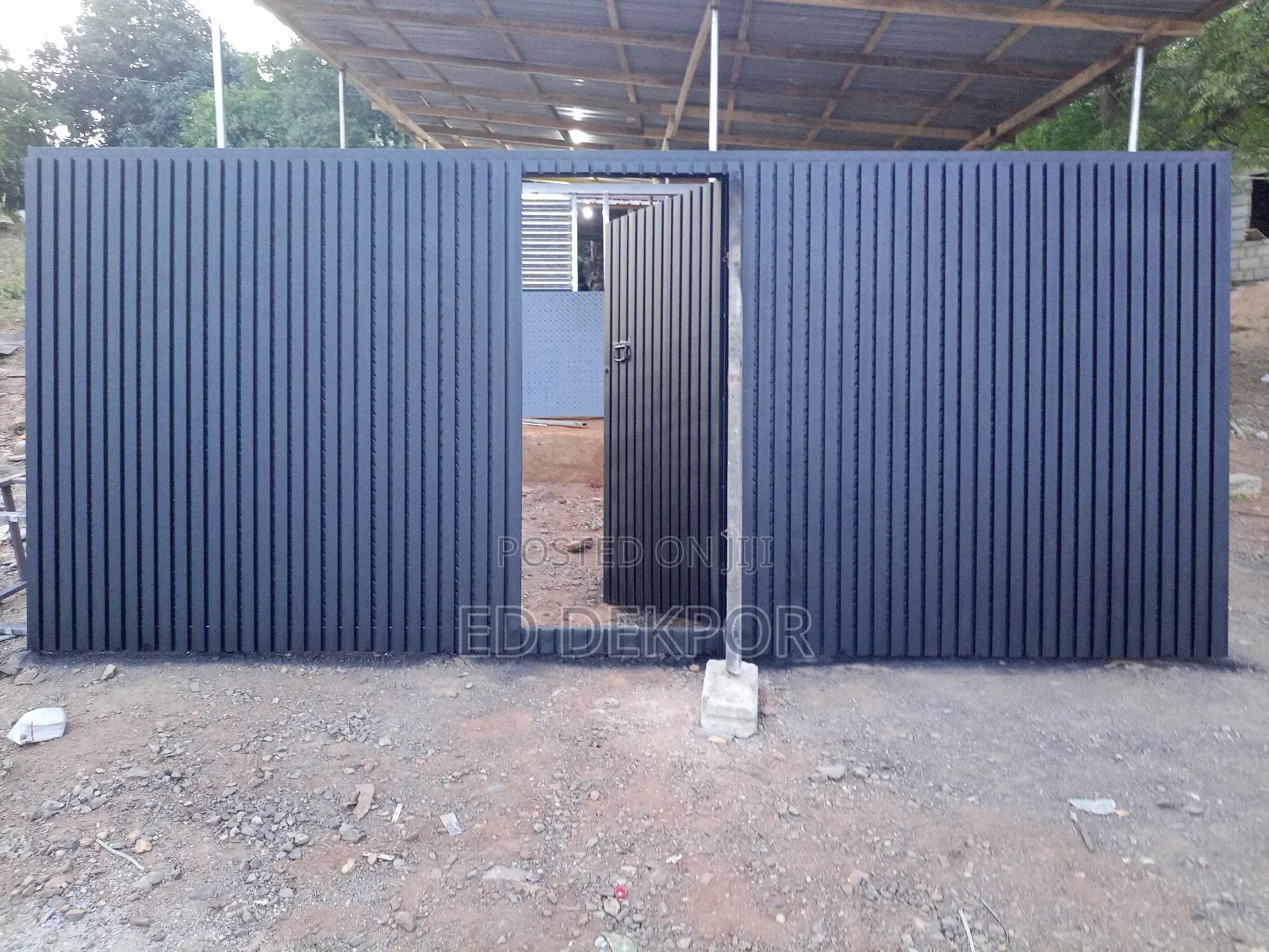 A Wisdom Metal Gate