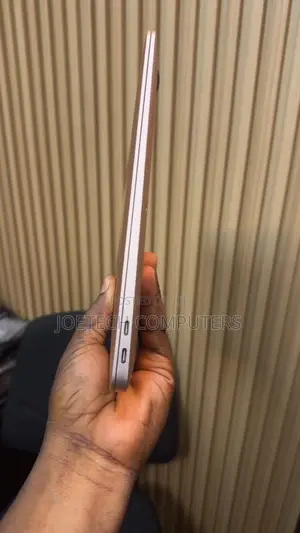 Laptop Apple MacBook Air 2020 8GB Intel Core i5 SSD 512GB