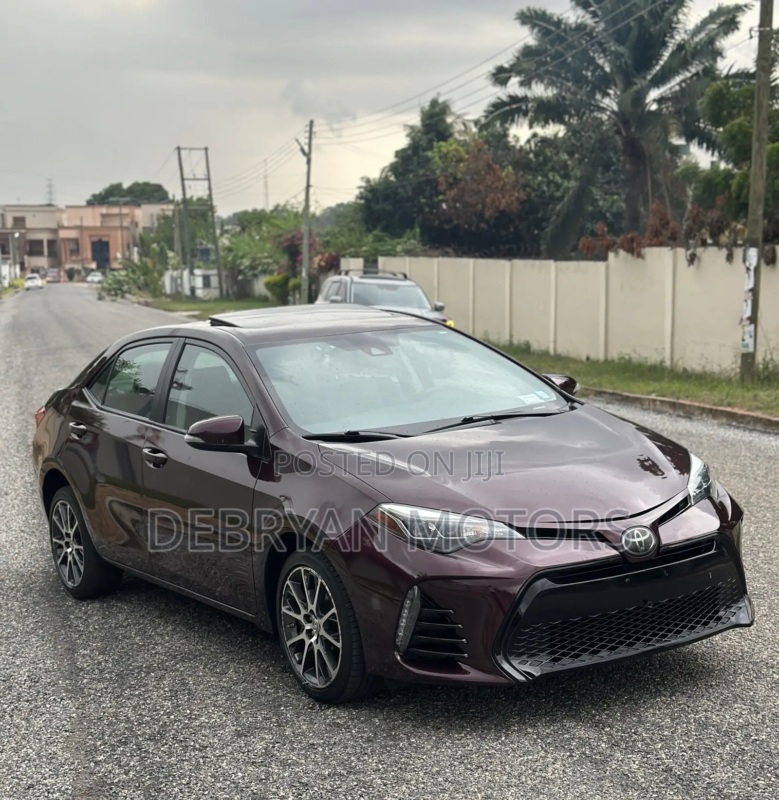 Toyota Corolla SE (1.8L 4cyl 6M) 2018 Burgundy