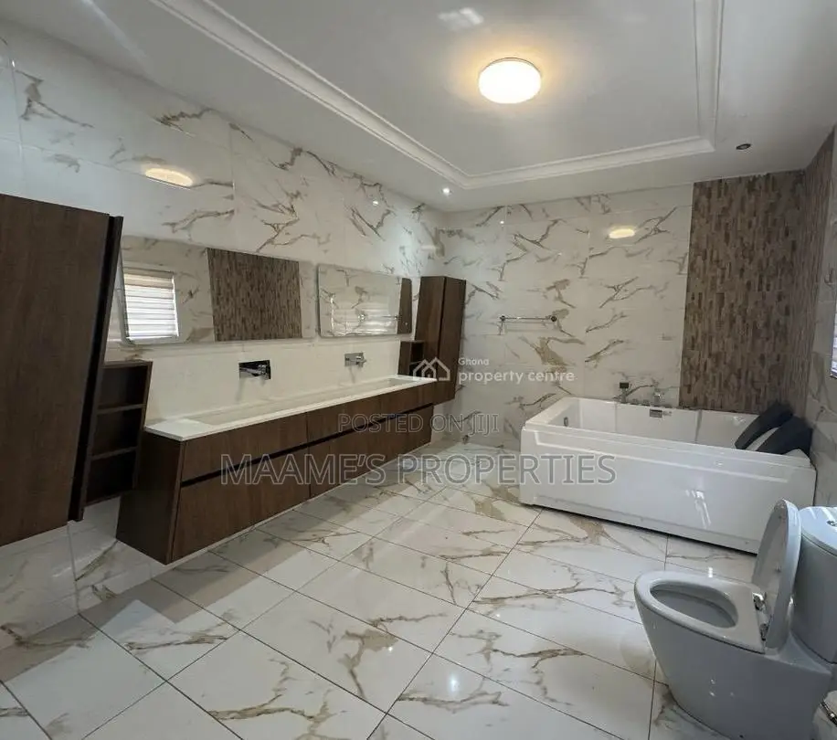 5bdrm Duplex in Ashaley Botwe for sale