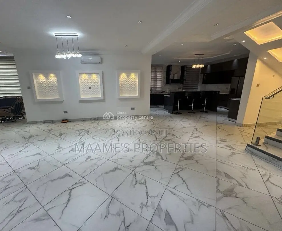 5bdrm Duplex in Ashaley Botwe for sale