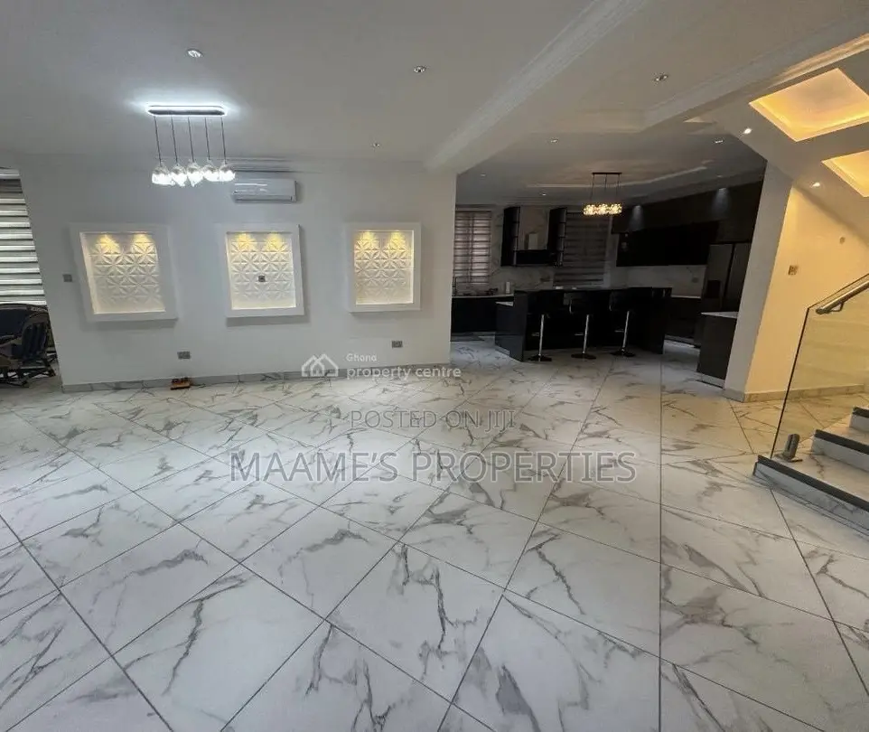 5bdrm Duplex in Ashaley Botwe for sale