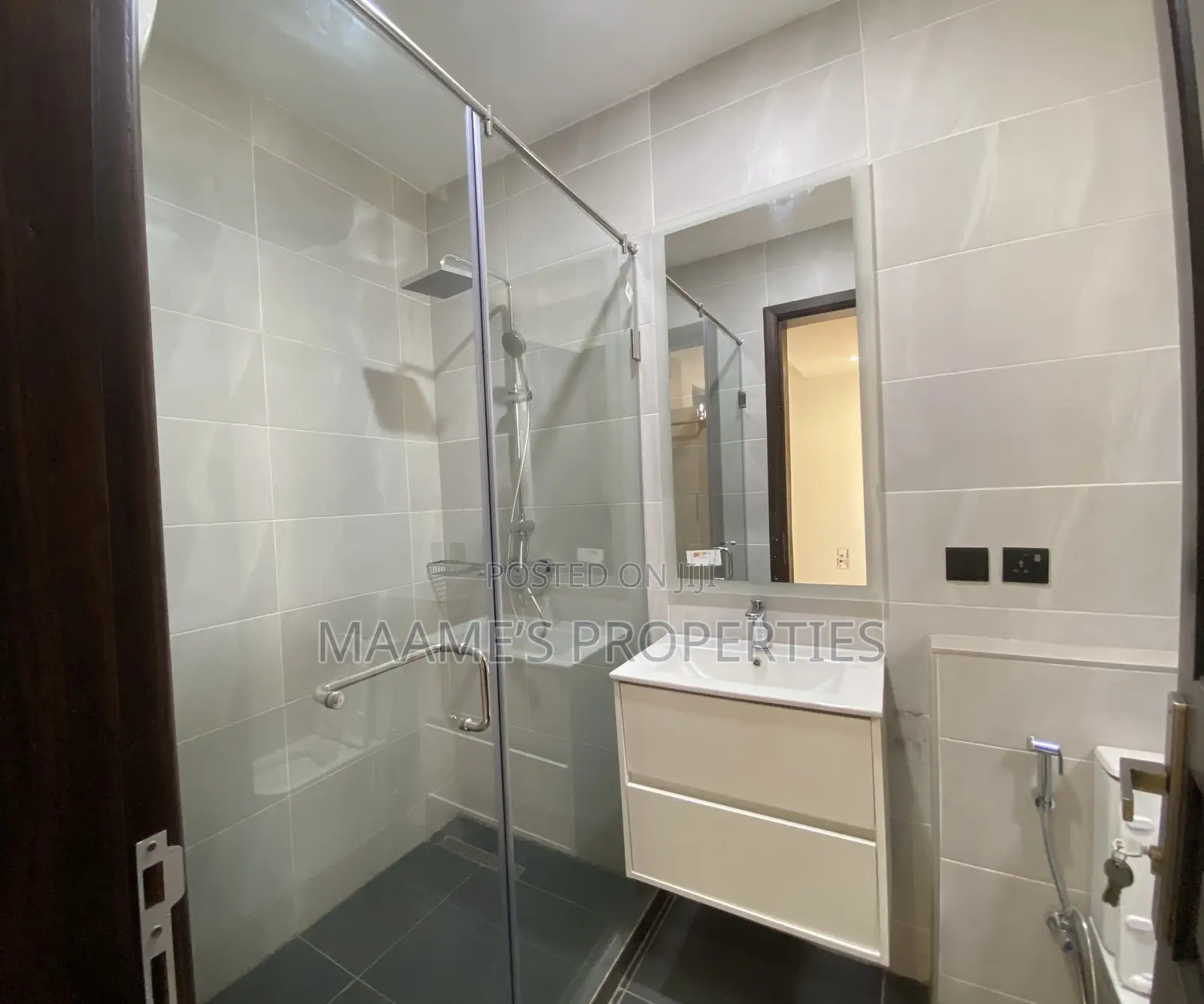 5bdrm Duplex in Tseaddo for rent