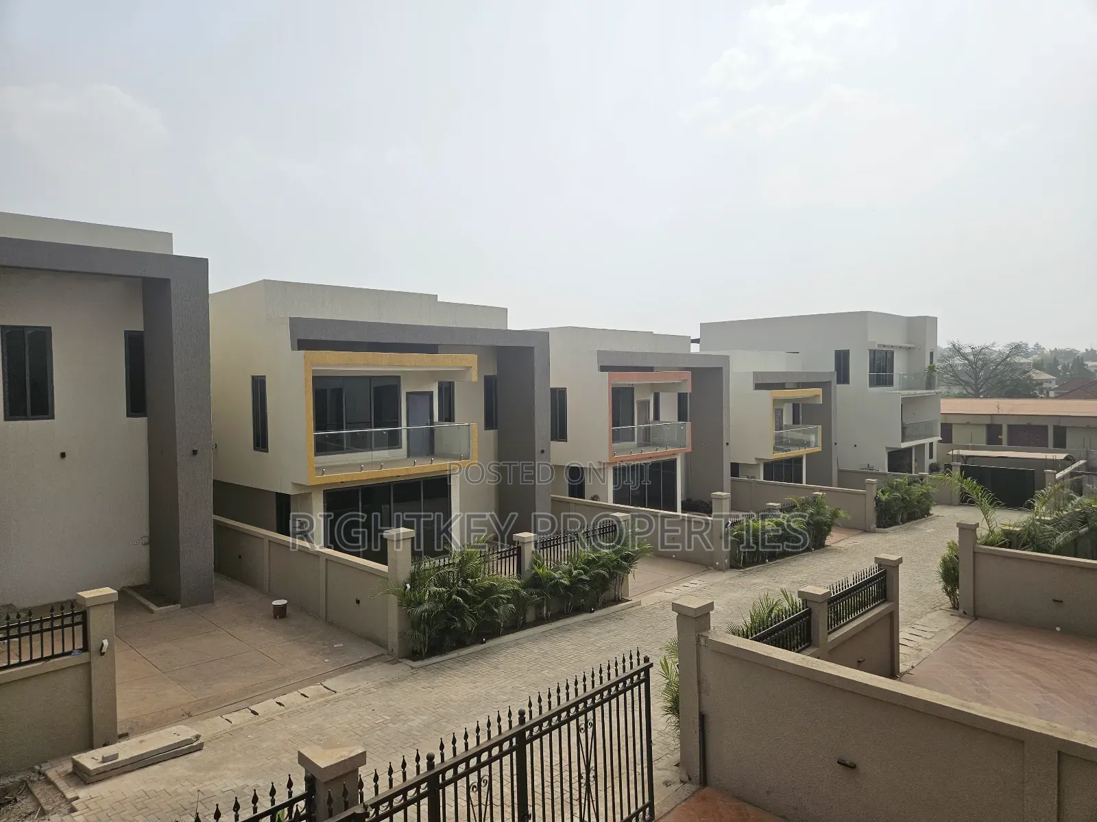 Furnished 3bdrm Duplex in Ahodwo, Kumasi Metropolitan for sale